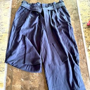Wide leg capri pants